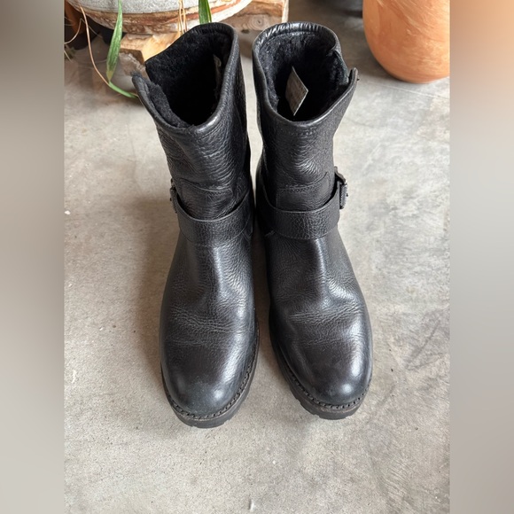 Frye Natalie Biker Engineer Boot Black Waterproof Leather, Shearling Lining 7.5 - Picture 2 of 12